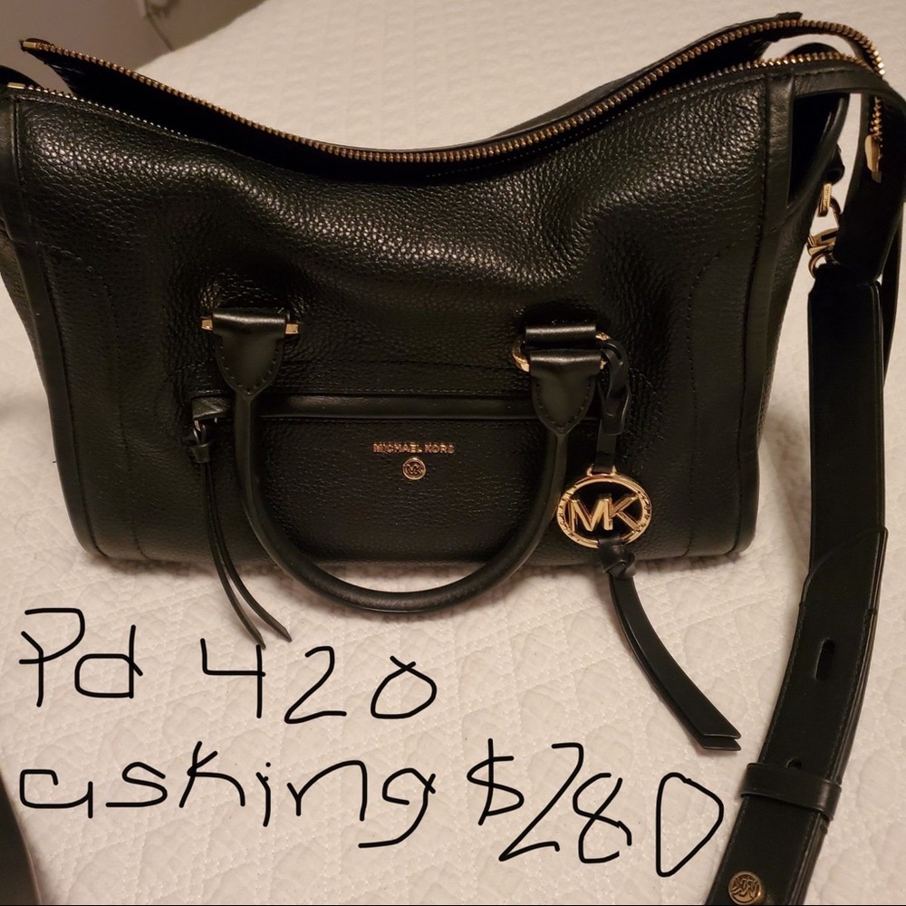 Michael Kors Authentic purse